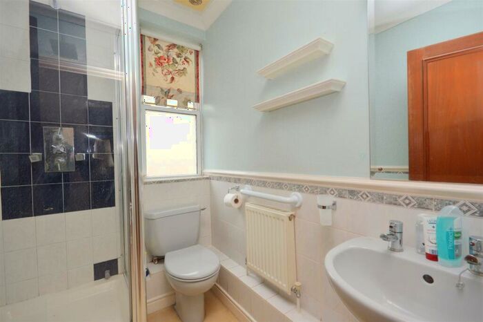 2 Bedroom Flat For Sale In Wilmington Square, Eastbourne, BN21