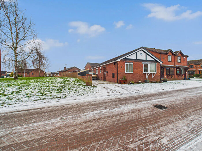 3 Bedroom Detached Bungalow For Sale In Garbutt Close, Hull, HU12