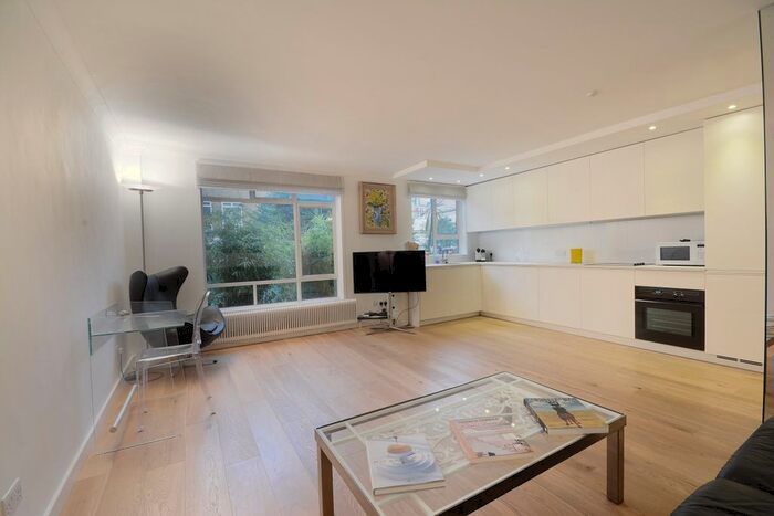 2 Bedroom Flat To Rent In Wimpole Street, Marylebone Village, London, W1G