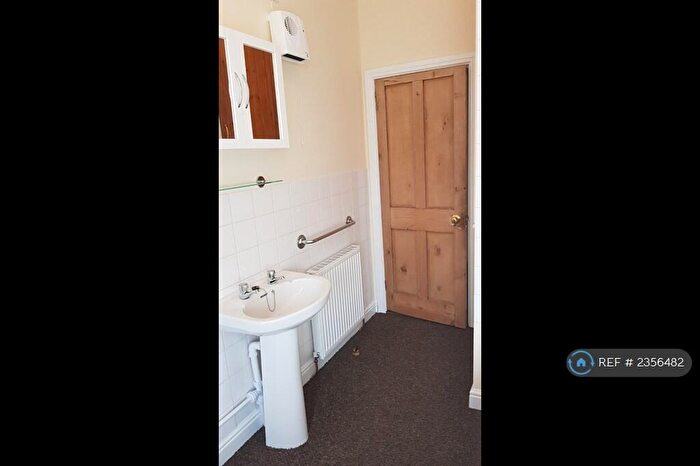 1 Bedroom Terraced House To Rent In Denton Terrace, Morley, Leeds, LS27