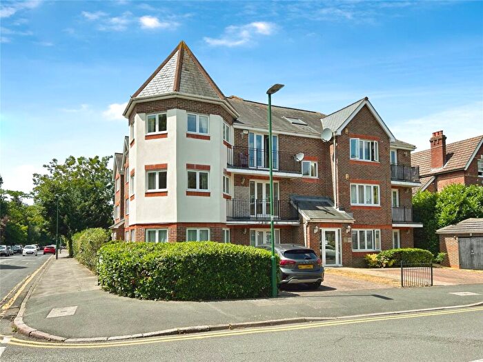 2 Bedroom Flat For Sale In Worcester Road, Sutton, Surrey, SM2