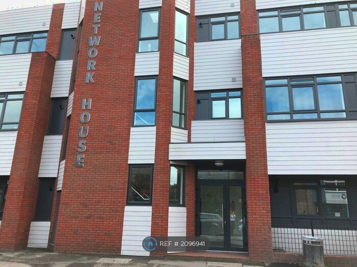 1 Bedroom Flat To Rent In Network House, High Wycombe, HP11