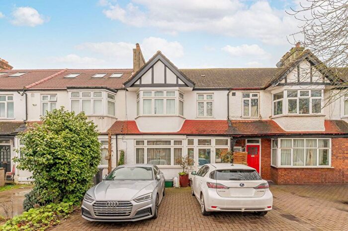3 Bedroom Terraced House For Sale In Raynes Park, Raynes Park, London, SW20