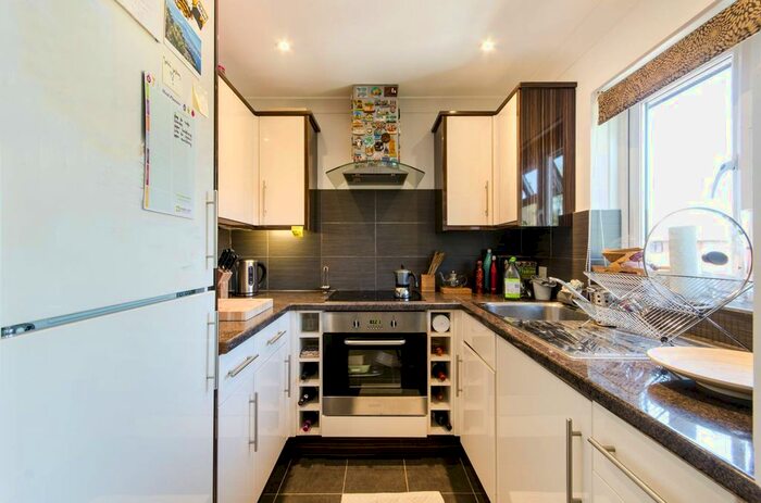 1 Bedroom Flat To Rent In Kipling Drive, Colliers Wood, London, SW19