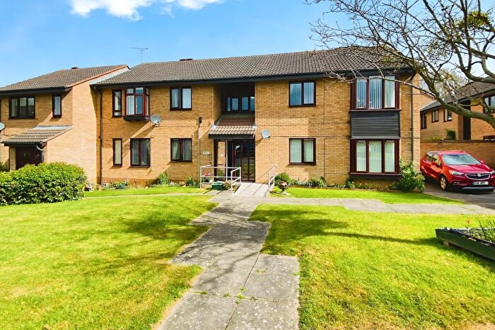 2 Bedroom Flat For Sale In Fern Close, Thurnby, LE7