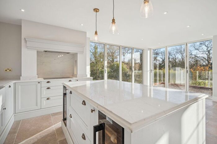 5 Bedroom Detached House For Sale In Burnham Avenue, Beaconsfield, HP9