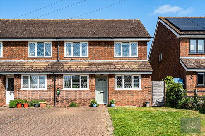 3 Bedroom Semi-Detached House For Sale In Oxford Road, Oakley, Aylesbury, Buckinghamshire, HP18