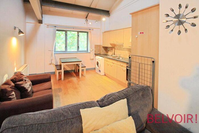 2 Bedroom Flat To Rent In Aberdeen Street, Nottingham, NG3