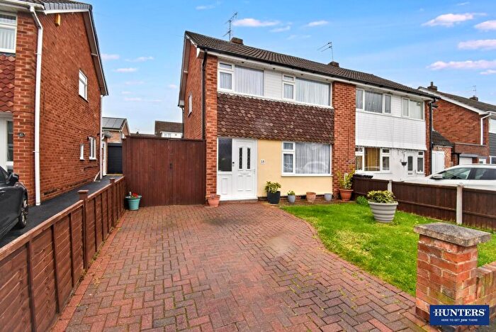 3 Bedroom Semi Detached House For Sale In Lincoln Drive, Wigston, LE18