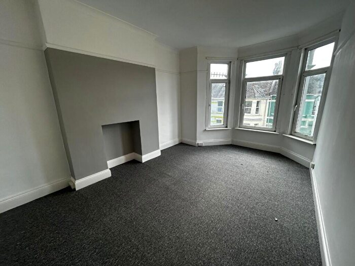 2 Bedroom Flat To Rent In Neath Road, Plymouth, Devon, PL4