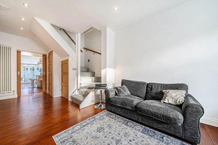 4 Bedroom Detached House To Rent In Graham Road, Wimbledon, London, SW19