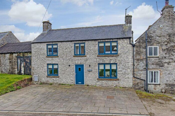 3 Bedroom Semi-Detached House For Sale In Holborn House, Litton, Buxton, SK17