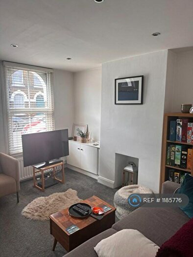 2 Bedroom Semi-Detached House To Rent In Mooreland Road, Bromley, BR1