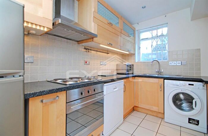 2 Bedroom Apartment To Rent In Frognal, Hampstead, London, NW3