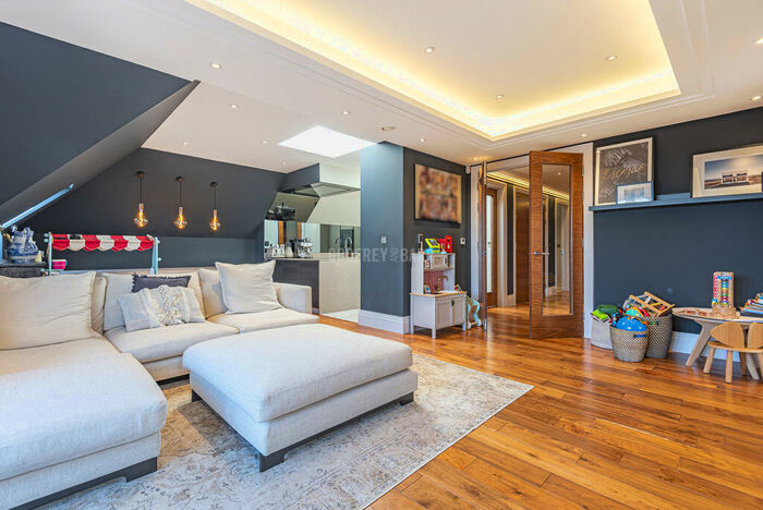 3 Bedroom Apartment For Sale In Mill Hill Place, Hammers Lane, Mill Hill, NW7
