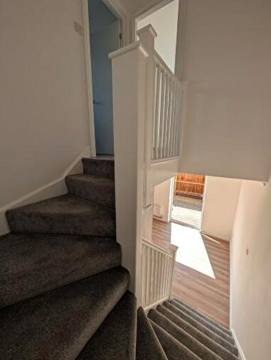 1 Bedroom End Of Terrace House To Rent In Lichfield Road, London, NW2