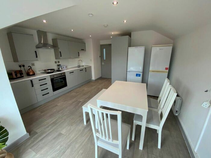 6 Bedroom Flat To Rent In Mooregate House, Middle Street, NG9