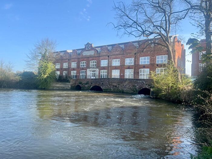 2 Bedroom Flat To Rent In Gresham Park Road, Woking, GU22