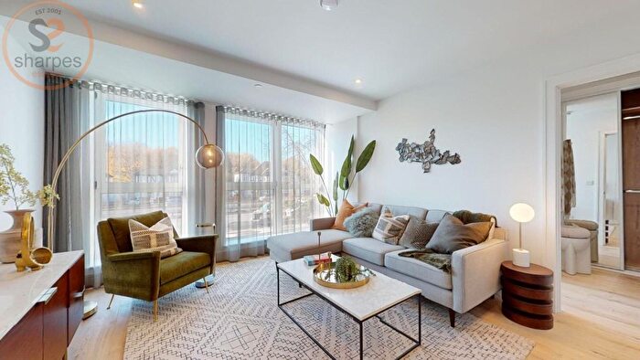 2 Bedroom Flat To Rent In Coombe Hill House, Beverley Way, London, SW20