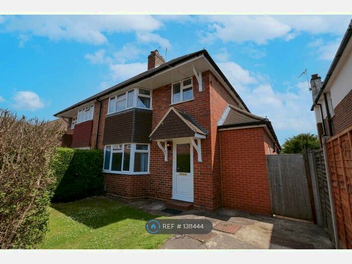 5 Bedroom Semi-Detached House To Rent In Hillview Crescent, Guildford, GU2