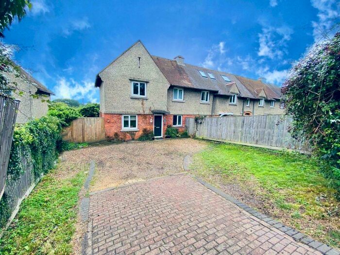 3 Bedroom Semi-Detached House To Rent In Woolhampton, Berkshire, RG7