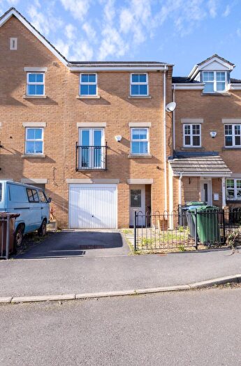 3 Bedroom Terraced House To Rent In Alred Court, Bradford, BD4
