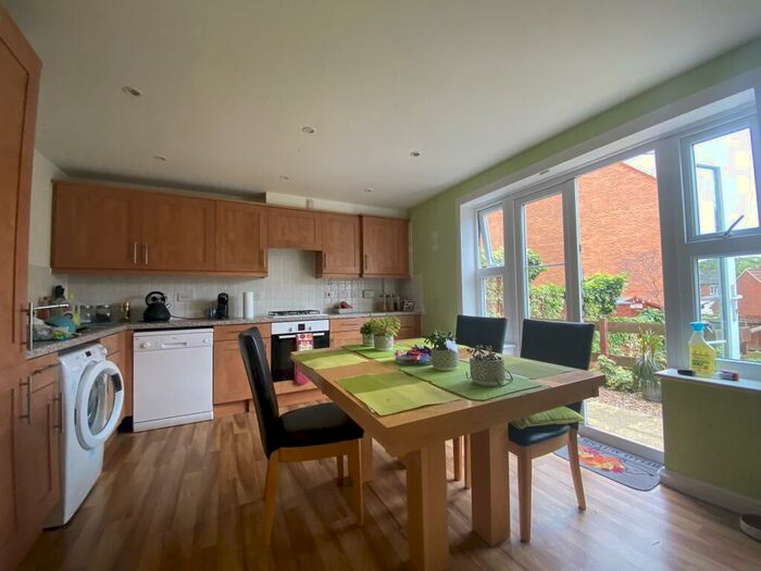 4 Bedroom Town House To Rent In Monarch Drive Kemsley, ME10