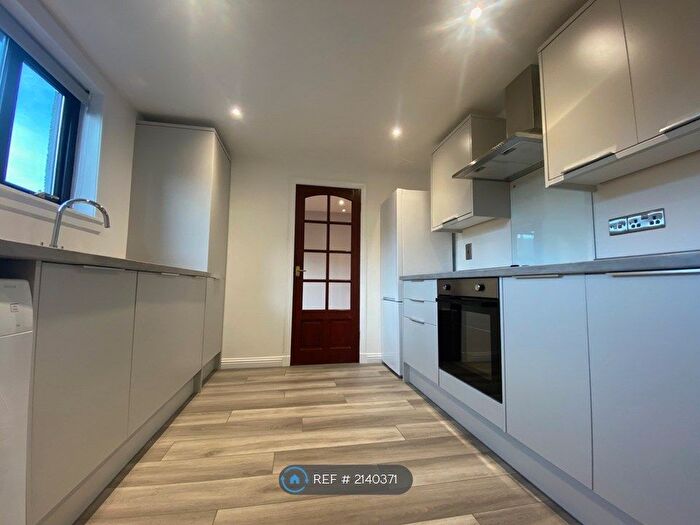 3 Bedroom Terraced House To Rent In Aboyne Road, Aberdeen, AB10