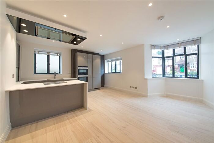 2 Bedroom Flat To Rent In Middleton Road, Golders Green, NW11