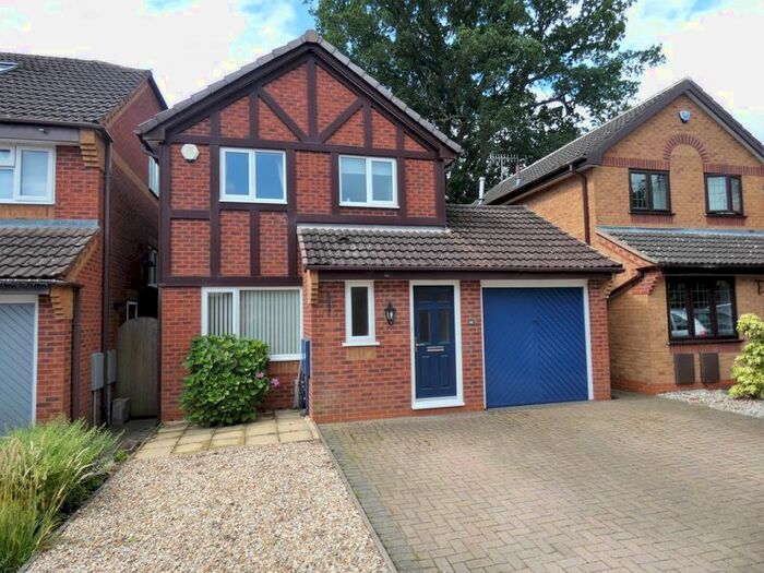 3 Bedroom Detached House To Rent In Green Park Road, Bromsgrove, B60