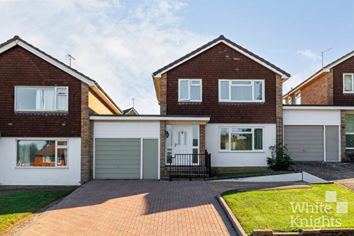 3 Bedroom Link Detached House For Sale In Radstock Lane, Earley, Reading, Berkshire, RG6