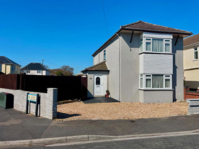 3 Bedroom Detached House For Sale In Barnes Crescent, Bournemouth, BH10
