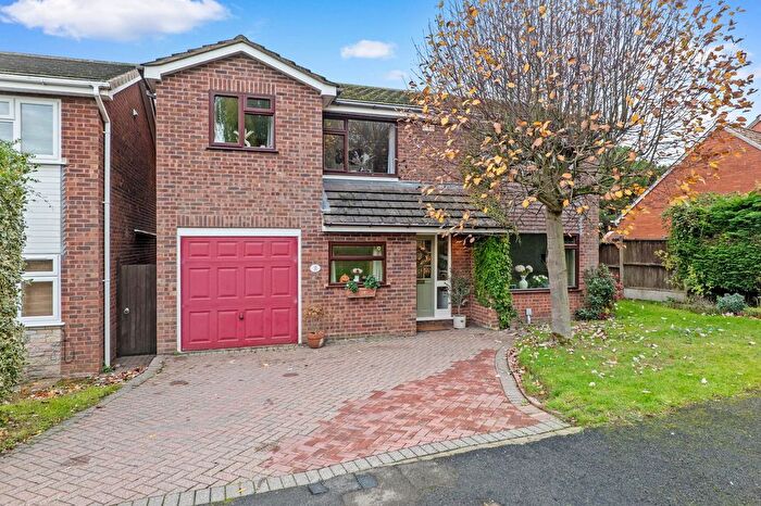 4 Bedroom Detached House For Sale In The Heights, Worcester., WR5