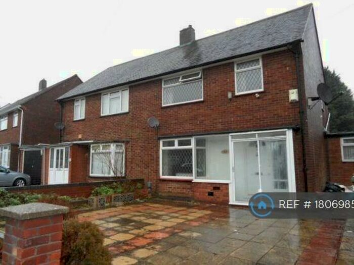 3 Bedroom Semi-Detached House To Rent In Southdrift Way, Luton, LU1