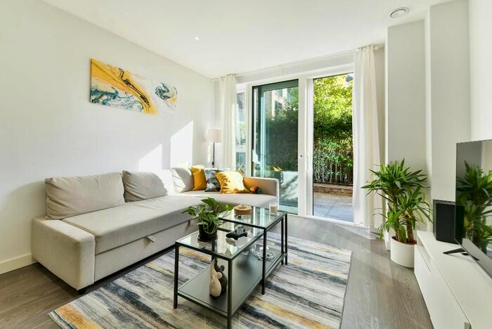 1 Bedroom Flat To Rent In Newnton Close, Woodberry Down, Finsbury, N4