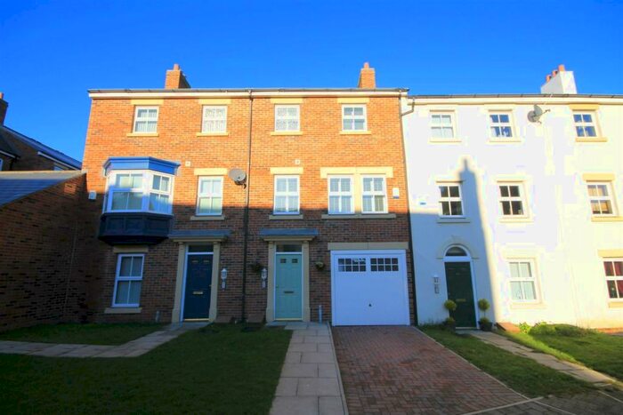 4 Bedroom Town House To Rent In Kirkwood Drive, Durham, DH1