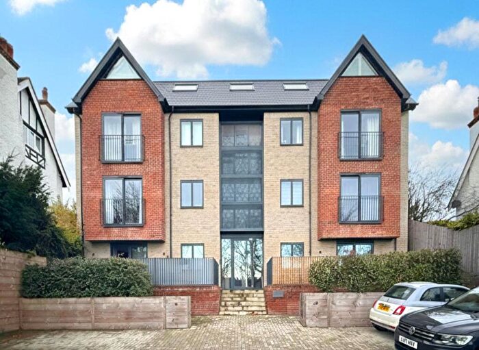 2 Bedroom Apartment To Rent In The Drive, Coulsdon, CR5