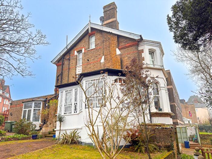 1 Bedroom Flat For Sale In Cheviot Lodge, Eglinton Hill, Shooters Hill, London, SE18