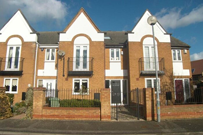 4 Bedroom Terraced House To Rent In Wallis Close, Hornchurch, Essex, RM11