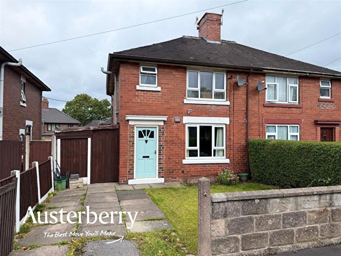 3 Bedroom Semi-detached House For Sale In Linden Place, Blurton, Stoke-On-Trent, ST3