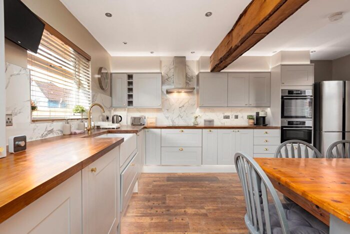 3 Bedroom Semi Detached House For Sale In Wedmore Vale, Bedminster, BS3