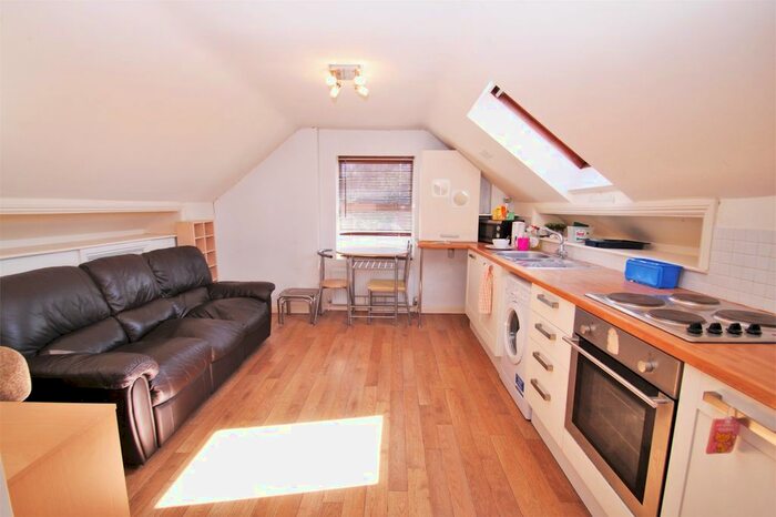 1 Bedroom Flat To Rent In Cleveland Road, Uxbridge, UB8