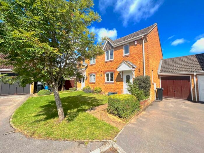 3 Bedroom Semi-Detached House To Rent In Heritage Close, Peasedown St John, BA2