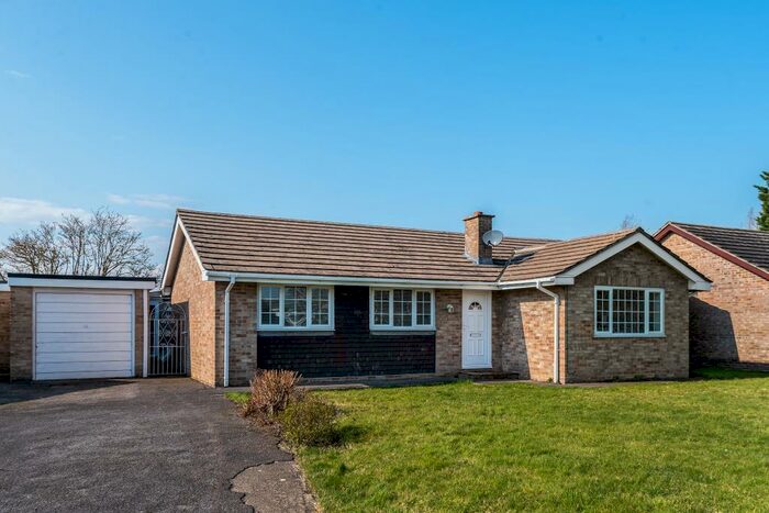 4 Bedroom Detached Bungalow To Rent In Begbroke, Oxfordshire, OX5