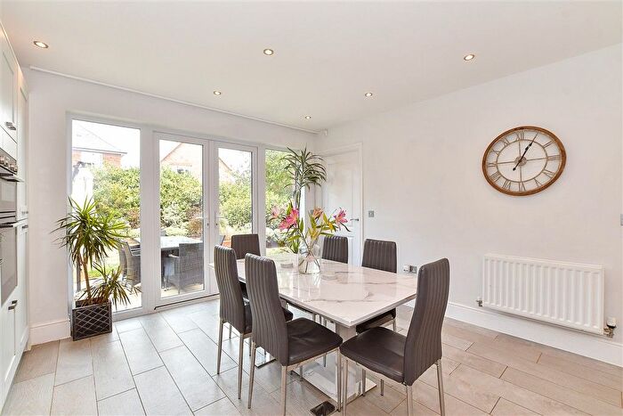 4 Bedroom Detached House For Sale In Great Threads, Staplehurst, Kent, TN12