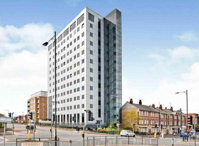 2 Bedroom Apartment To Rent In Southend On Sea, SS1