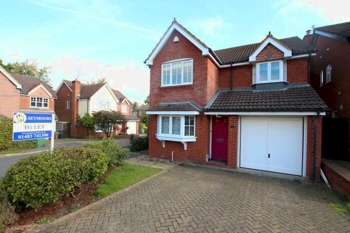 4 Bedroom Detached House To Rent In Knaphill, GU21