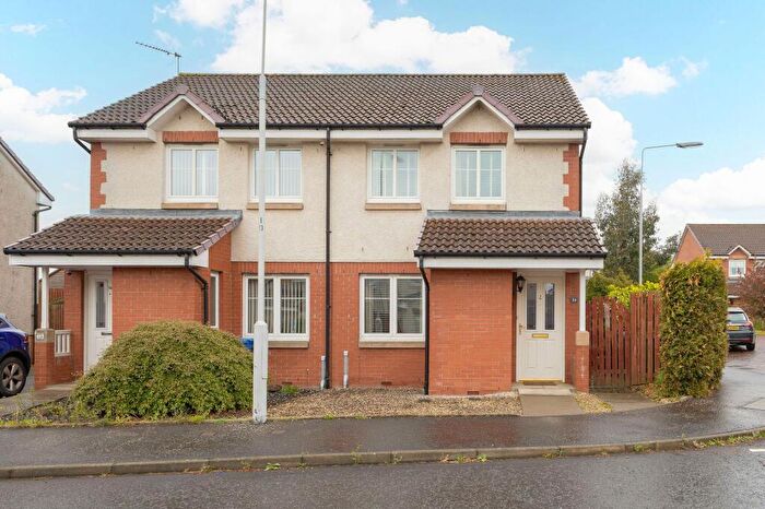 3 Bedroom Semi-Detached House For Sale In Bowhill View, Cardenden, KY5
