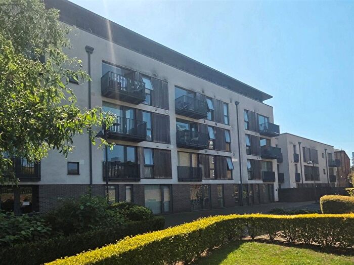 2 Bedroom Flat For Sale In City Walk, London, SE1