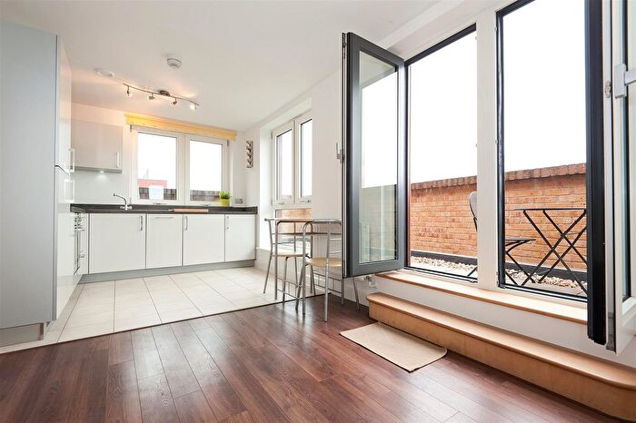 3 Bedroom Flat To Rent In Dalston Square, London, E8